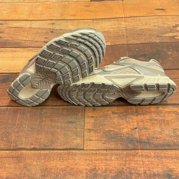 Nike Men's V5 RNR "Oatmeal" Running Shoes - Picture 6 of 6